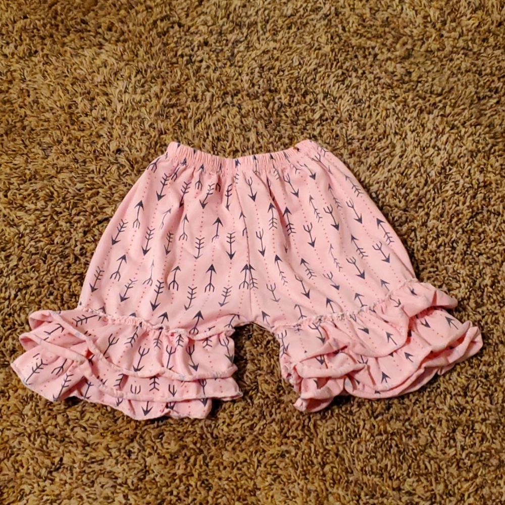 Flared, ruffled shorts